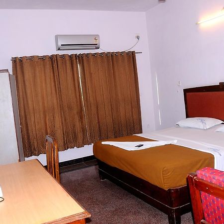Srs Regency Hotel Anantapur Exterior photo